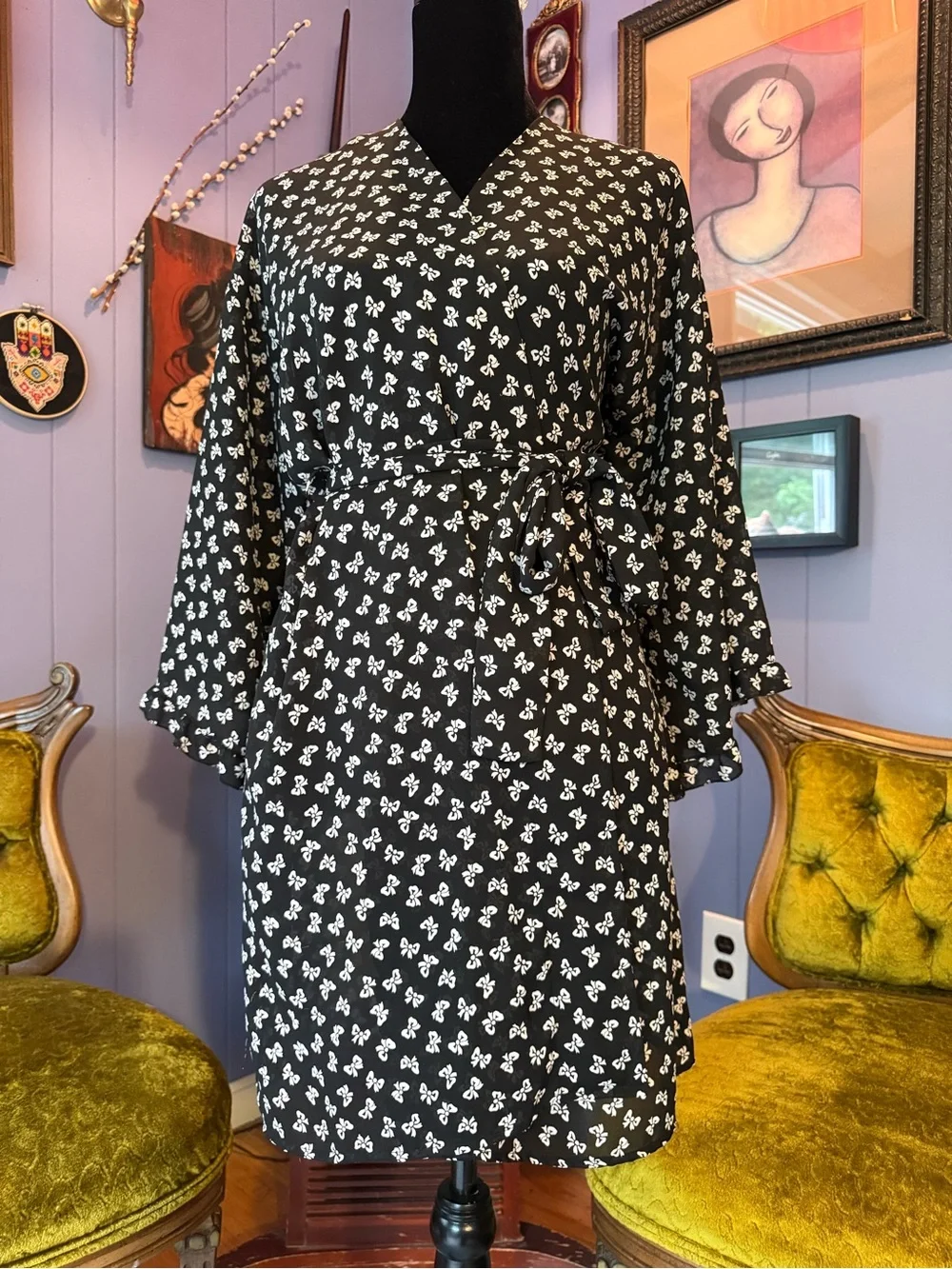 Vintage 90s Valentino Intimo short kimono Style All Over Bow Pattern Wrap Robe